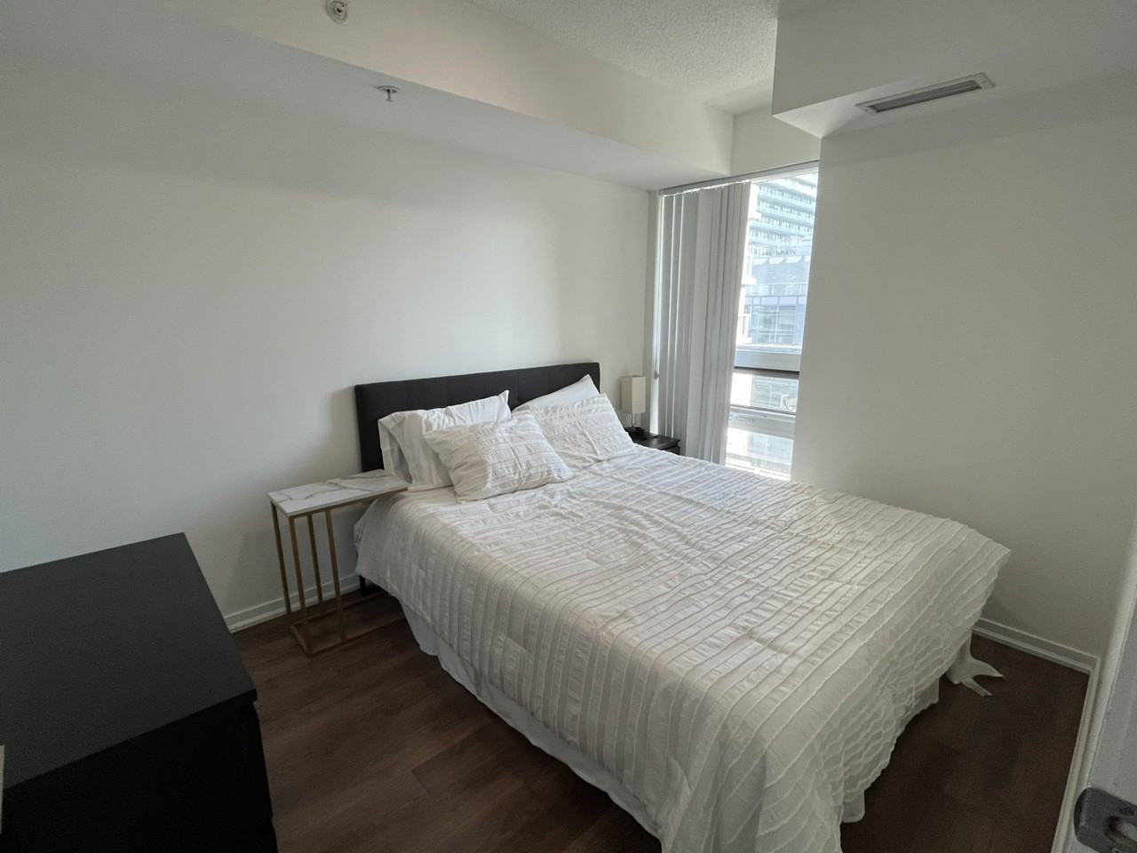 1118-68 Abell Street - Photo 5 of 7