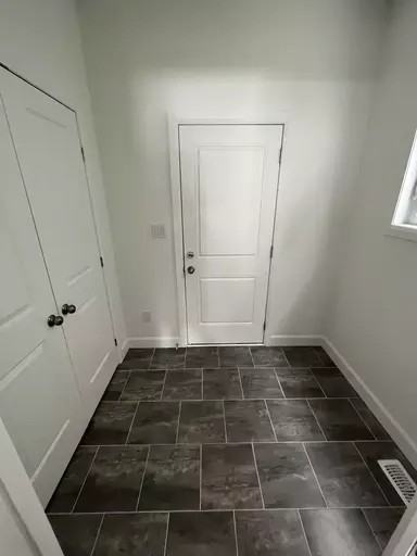 17 Walden Pond Dr - Photo 3 of 11