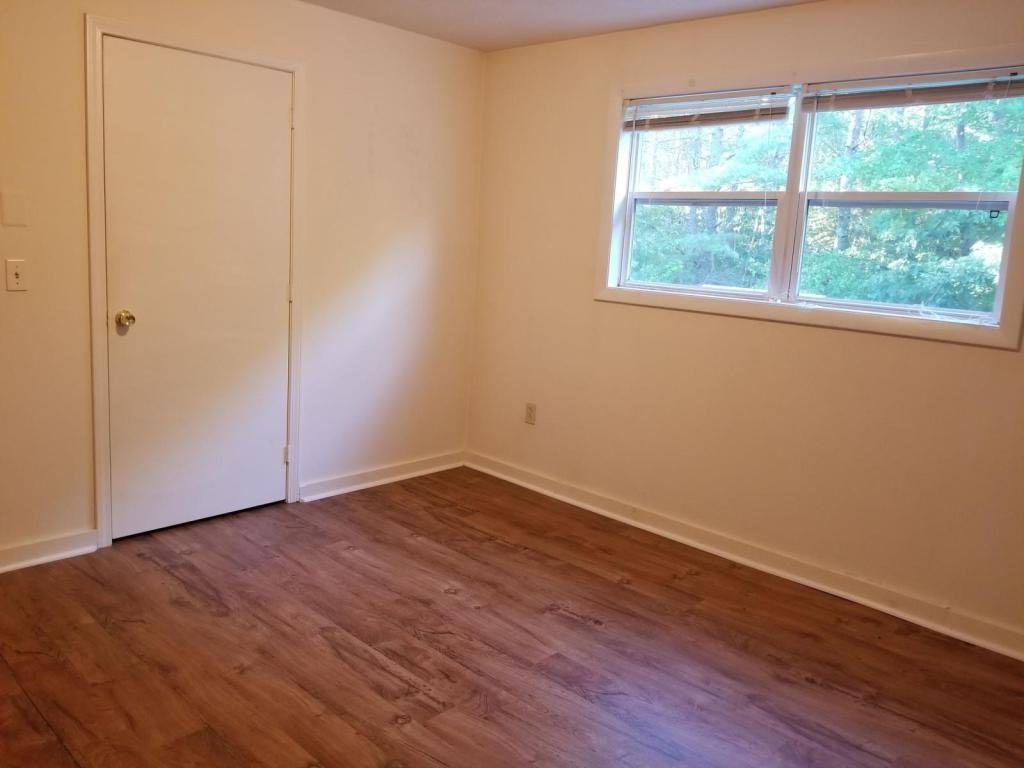 22 Bishop Rd Apt 3 - Photo 4 of 9