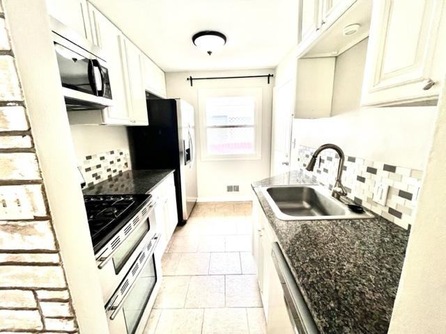 4413 Mission Rd - Photo 3 of 10