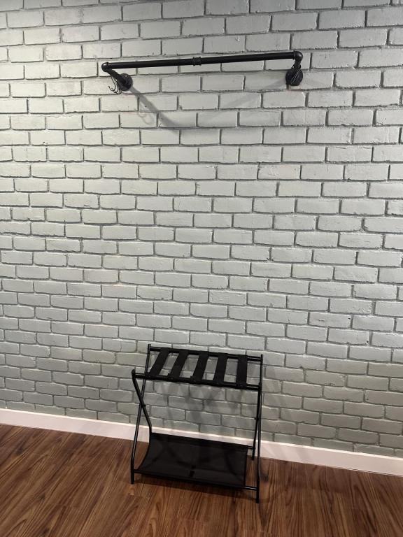 1081 Cross Keys Rd OE Lexington, KY 40504 - Photo 3 of 9