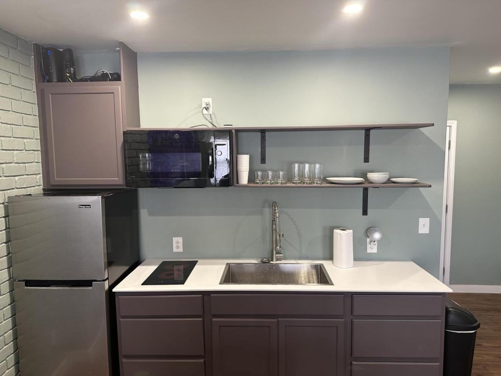 1081 Cross Keys Rd OE Lexington, KY 40504 - Photo 6 of 9