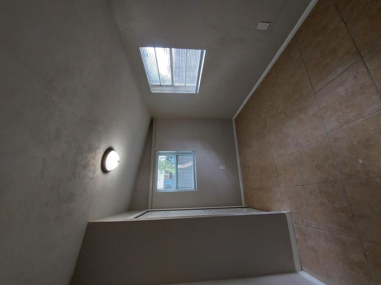 592 Lynneda Ave - Photo 2 of 13