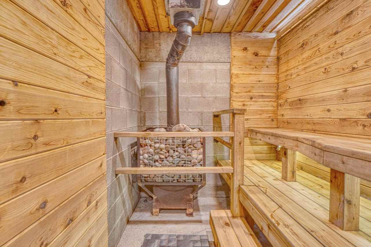 1424 Larkin Ln - Photo 3 of 30