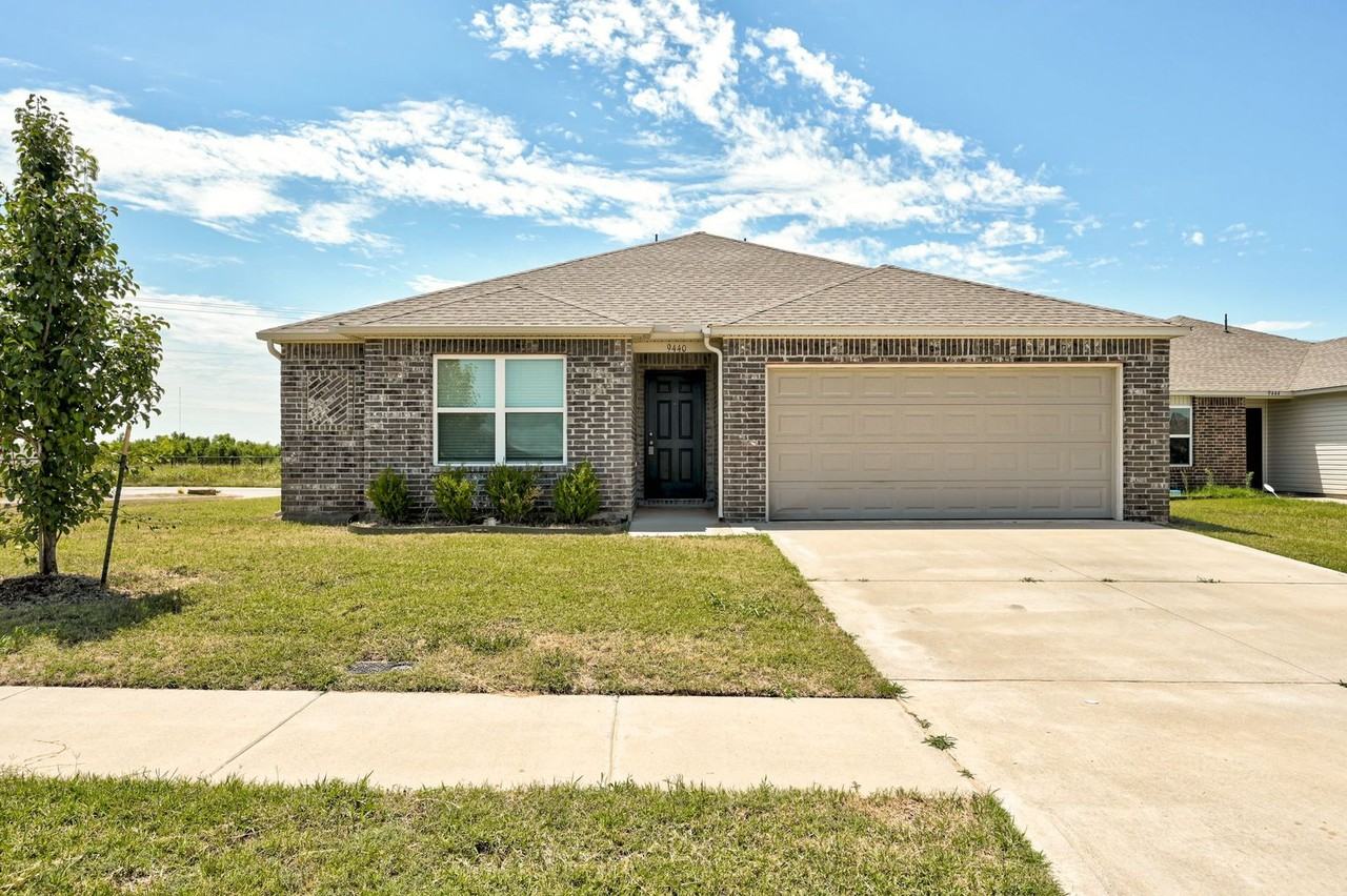 9440 Sw 44th Ter - Photo 2 of 36