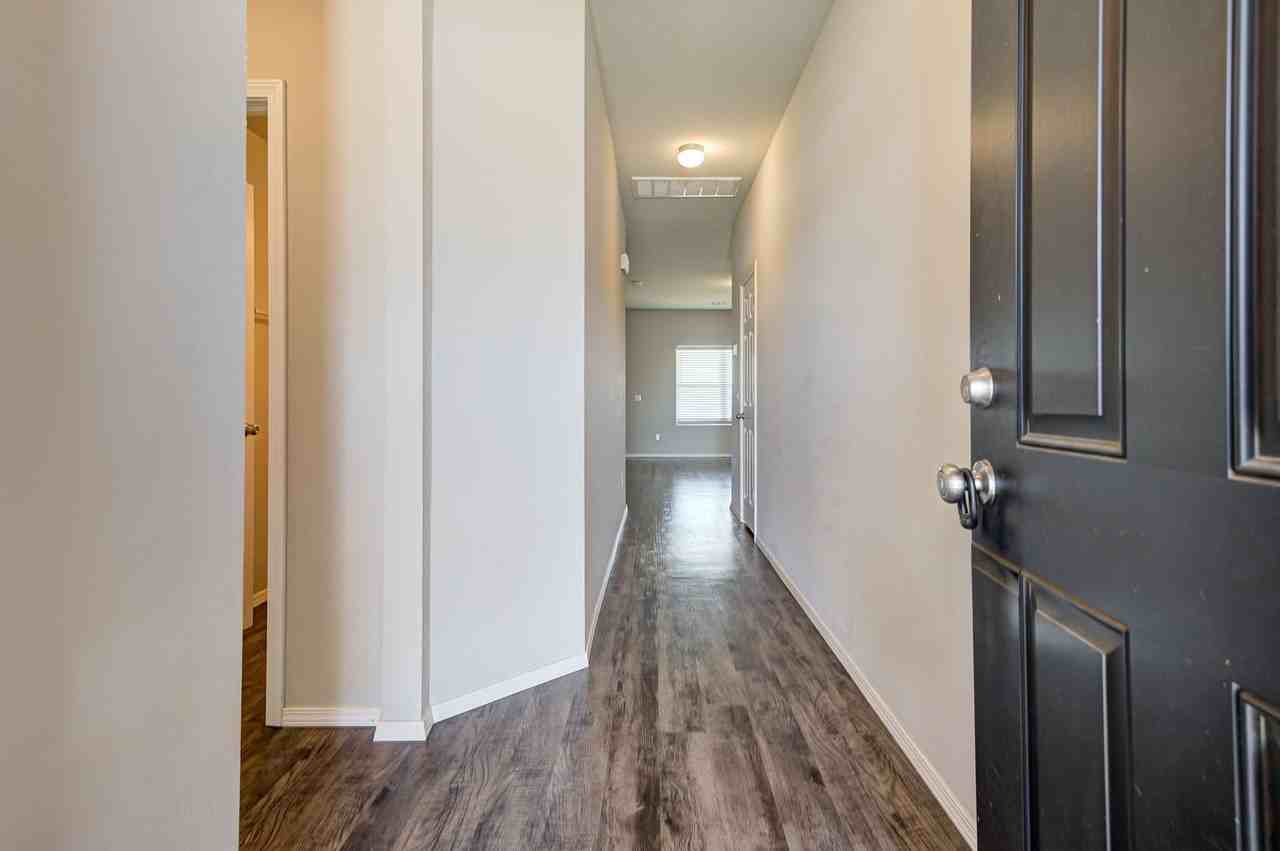 9440 Sw 44th Ter - Photo 4 of 36