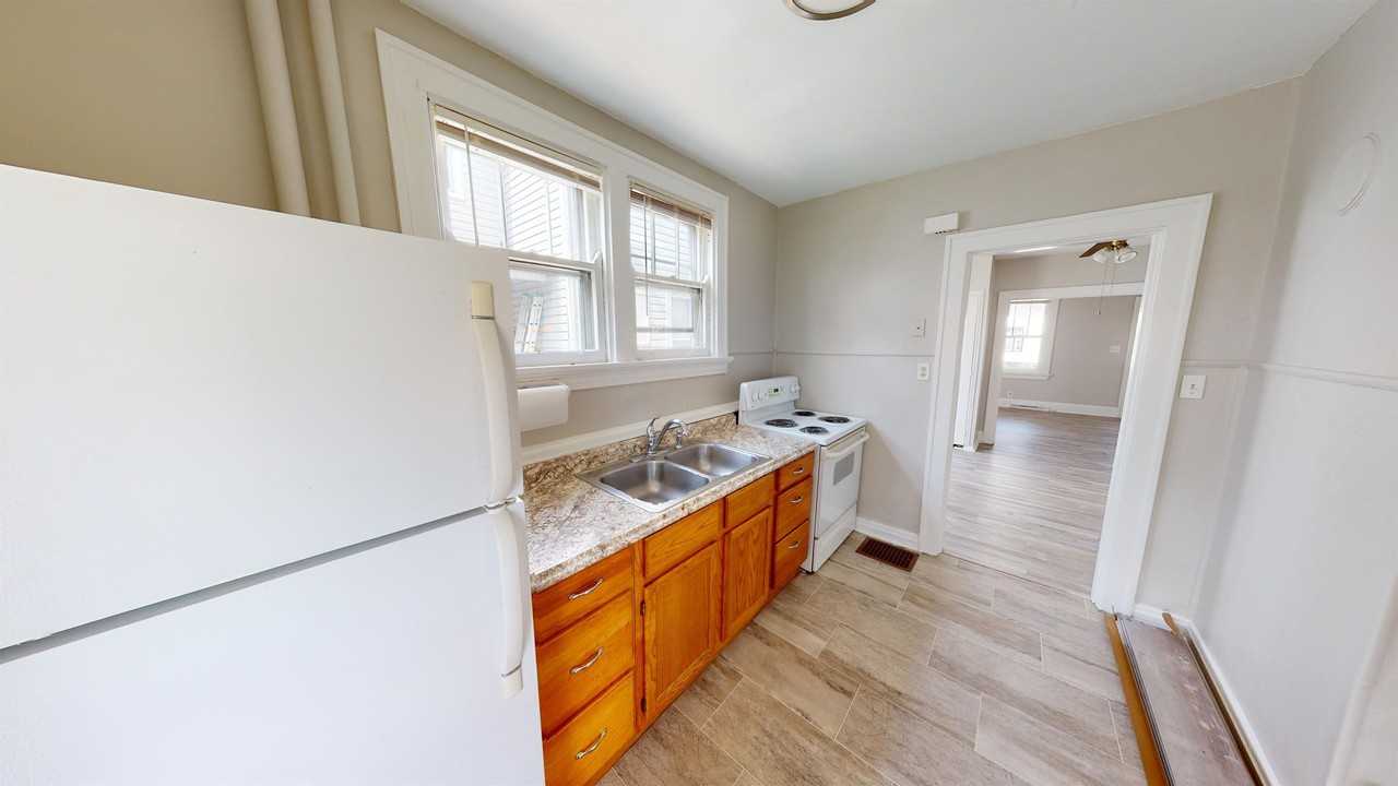 505 Oak St - Photo 3 of 6