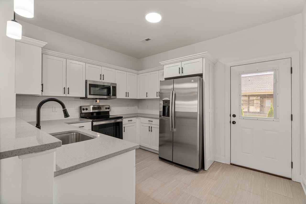 Autumn Falls - Brand New! - Photo 2 of 40