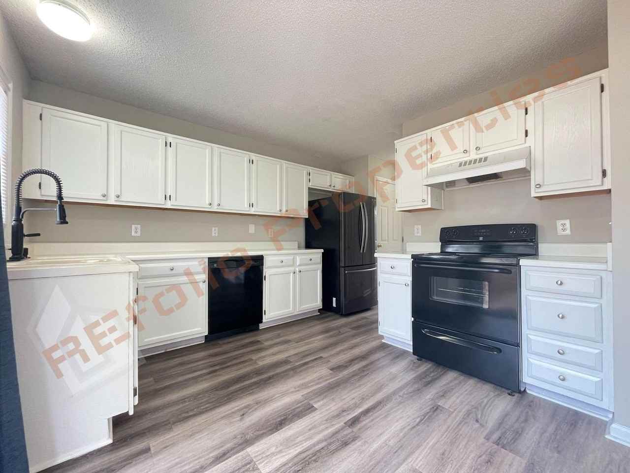 537 Mountain Lake Dr - Photo 6 of 34
