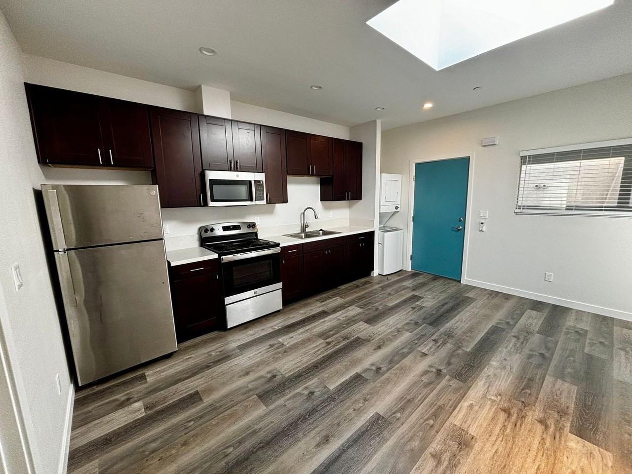 2187 Everett Ave #1 - Photo 4 of 7