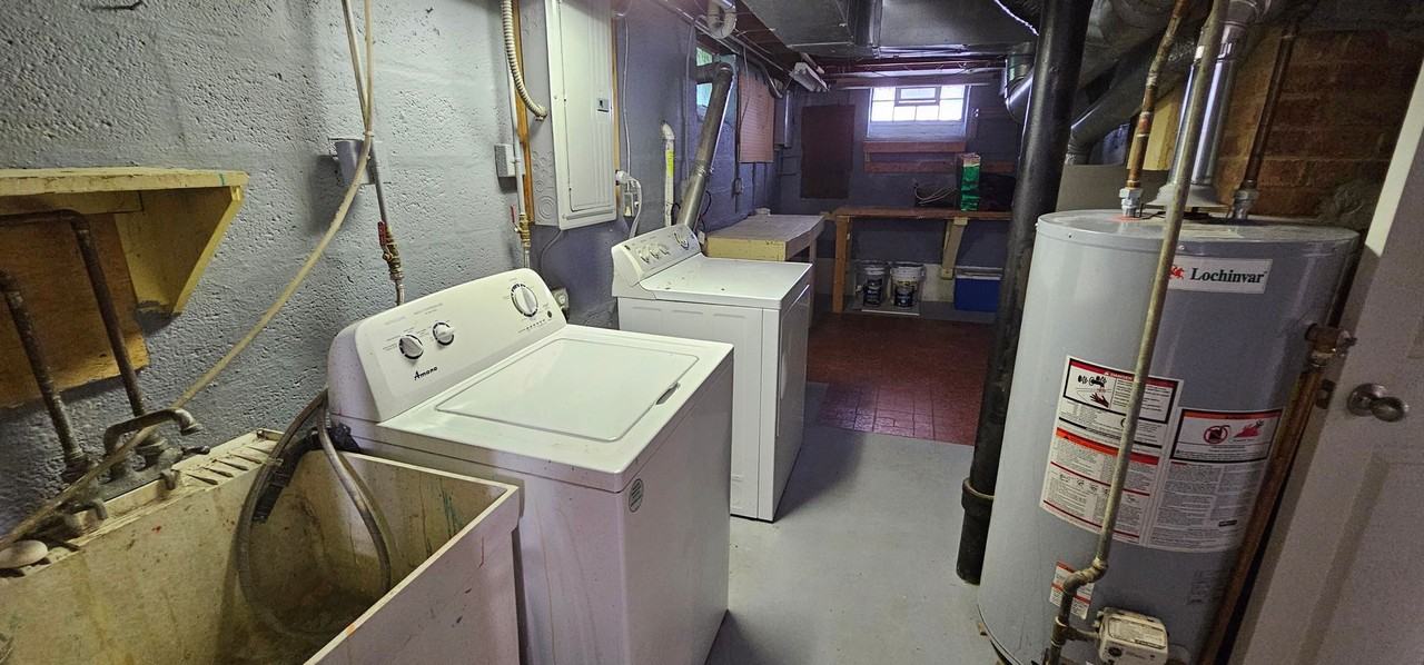 20663 Stanford Ave - Photo 2 of 23