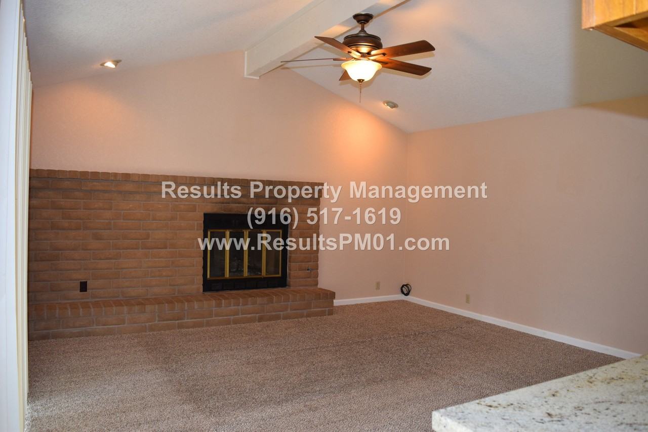 1333 Ridgedale Ct - Photo 2 of 9