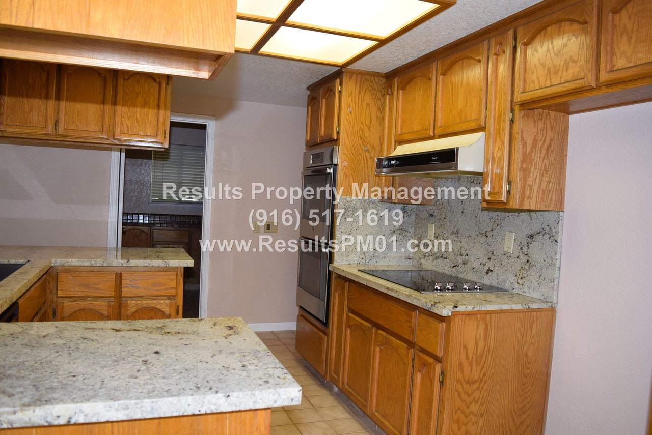 1333 Ridgedale Ct - Photo 3 of 9