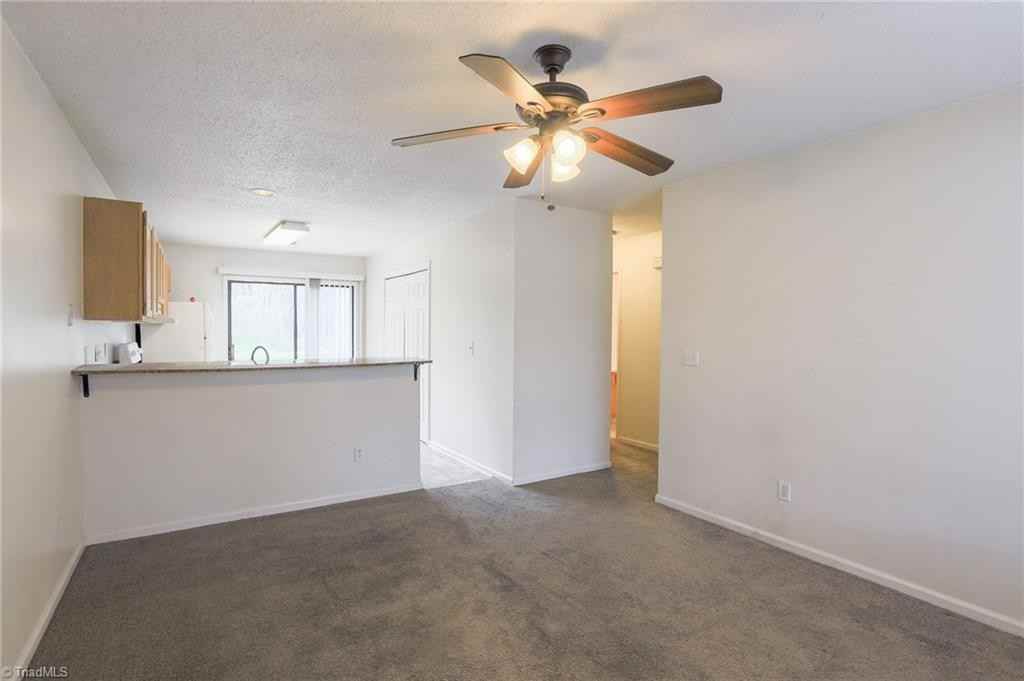 104 English Ct - Photo 2 of 20
