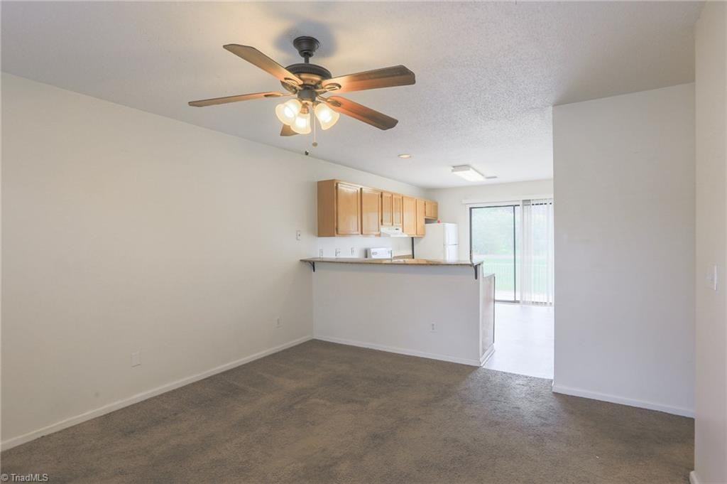 104 English Ct - Photo 3 of 20
