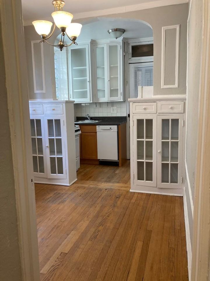 4879 N Paulina St #3B - Photo 2 of 8