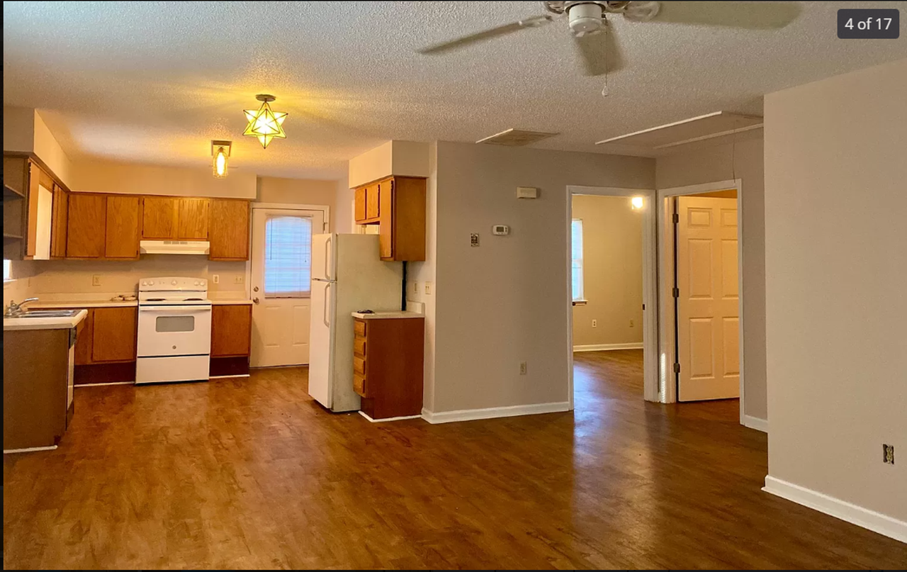 108 Mary St - Photo 3 of 14