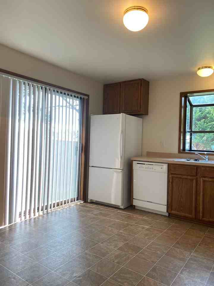 2121-CHE - Photo 3 of 12