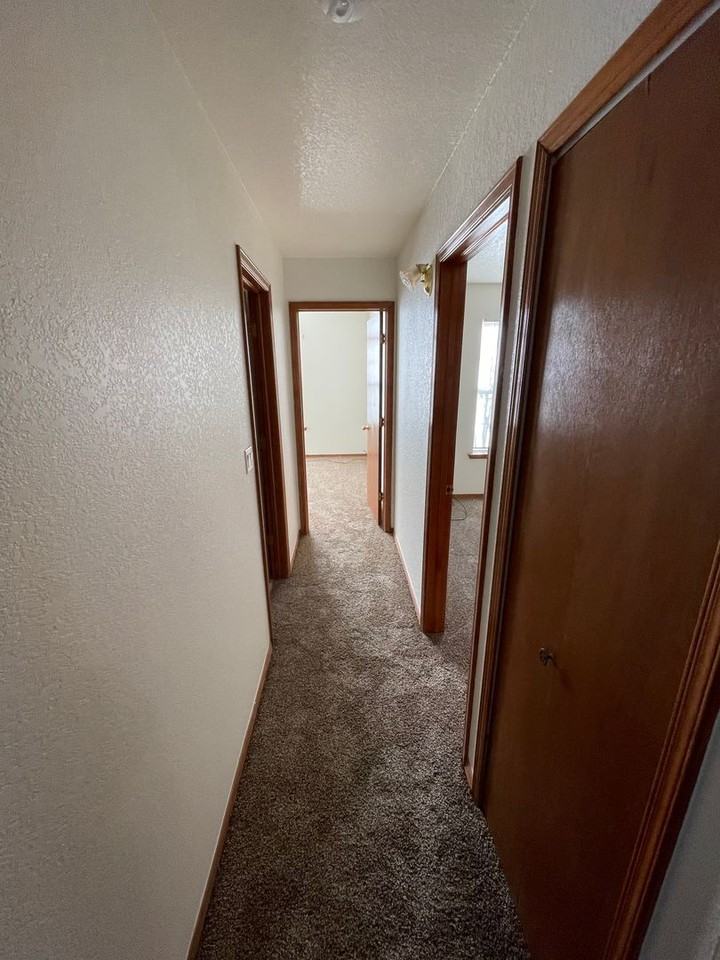 5015 Emerald St - Photo 6 of 26