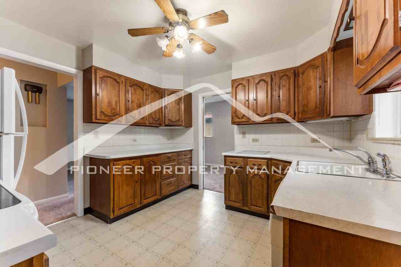 2685 S Josephine St - Photo 6 of 16