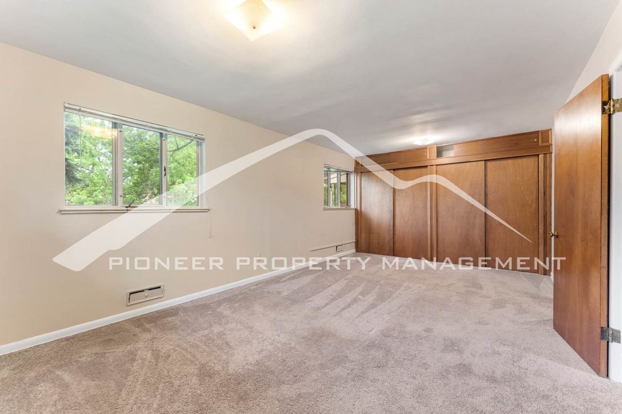 2685 S Josephine St - Photo 7 of 16