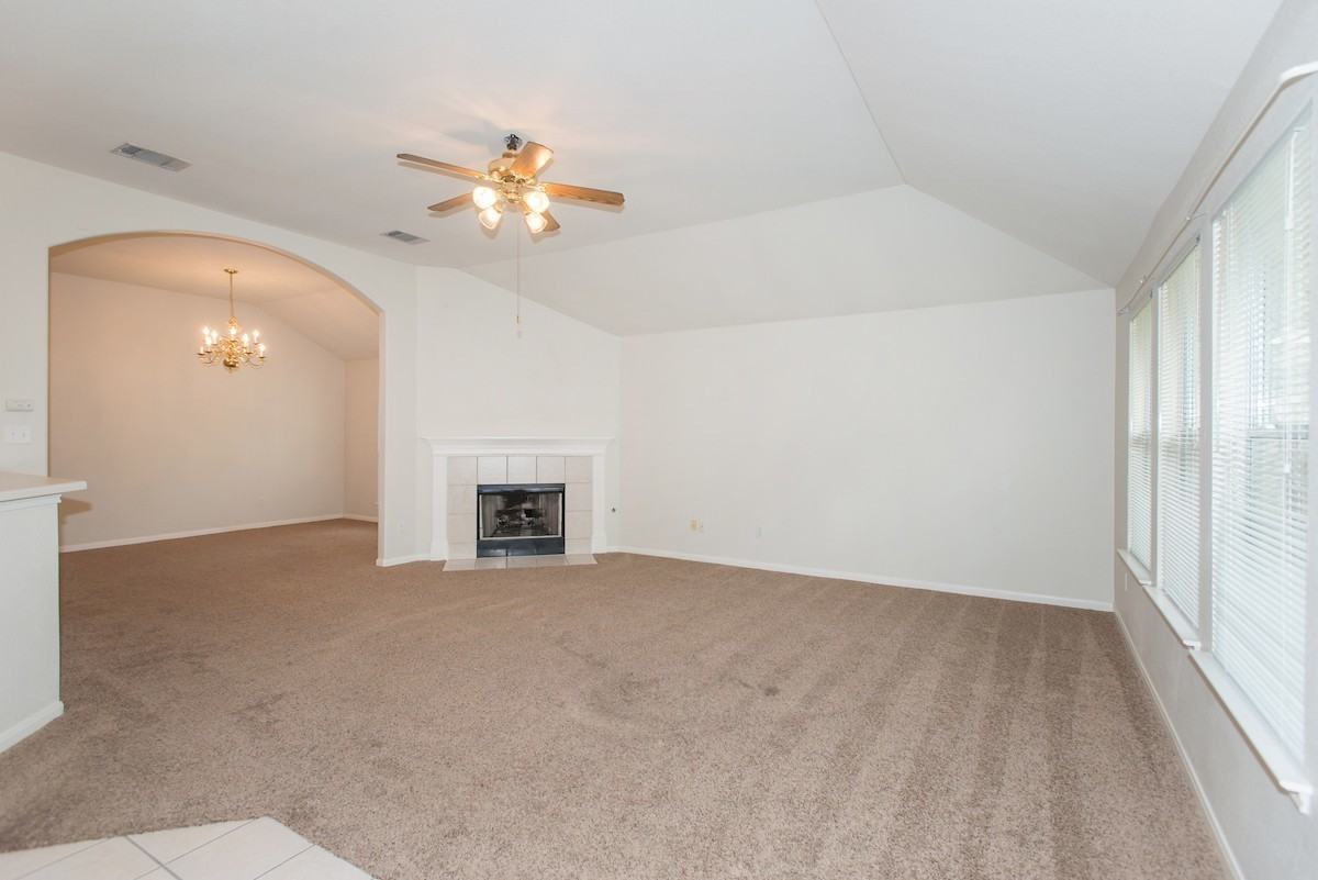 104 Chandler Pointe Loop - Photo 3 of 19