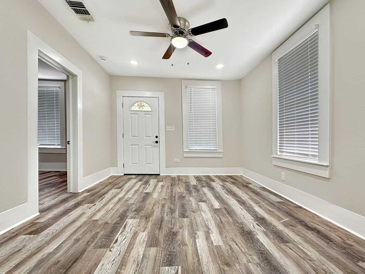 147 Saint Francis Ave - Photo 4 of 13