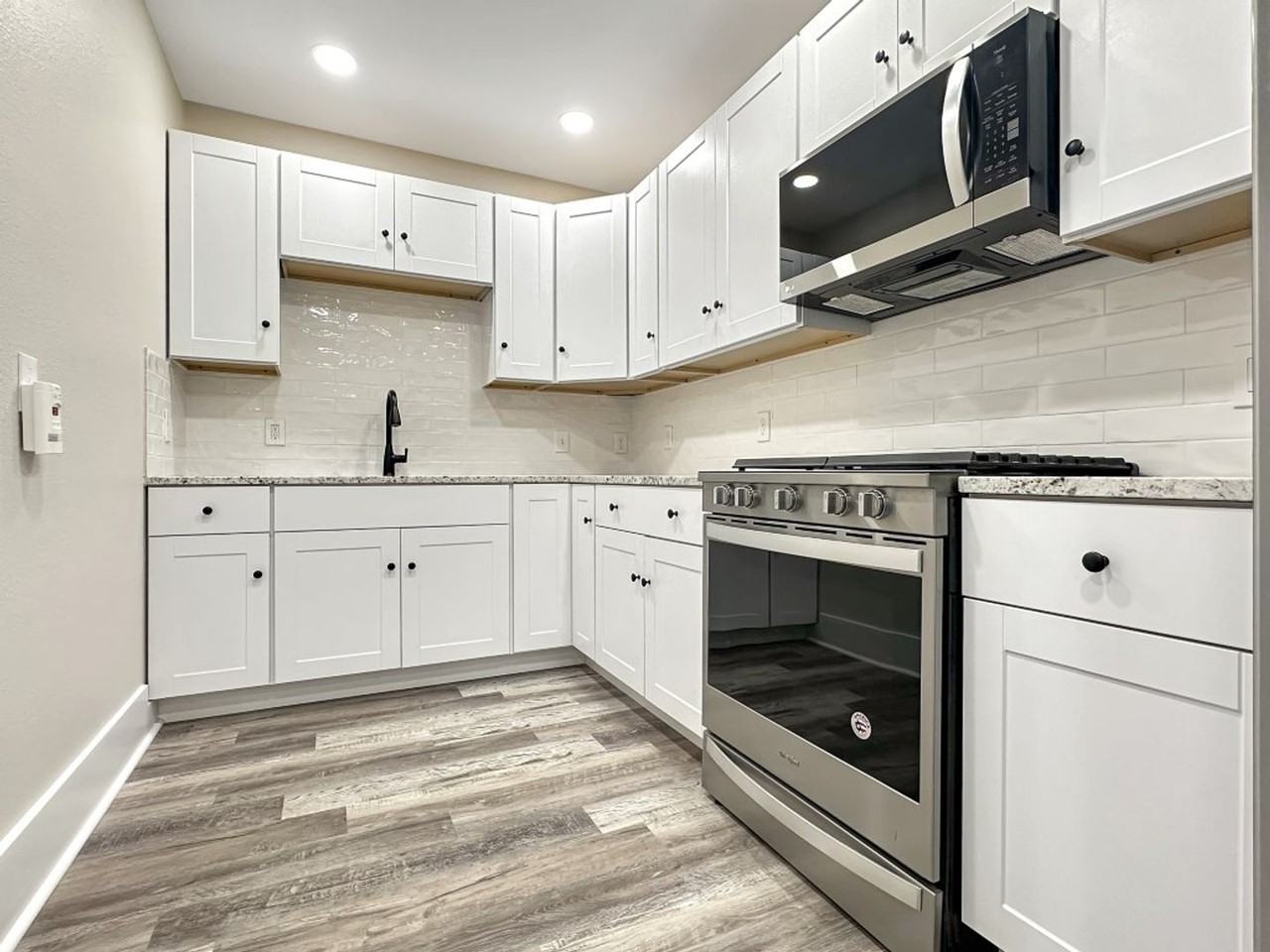 147 Saint Francis Ave - Photo 7 of 13