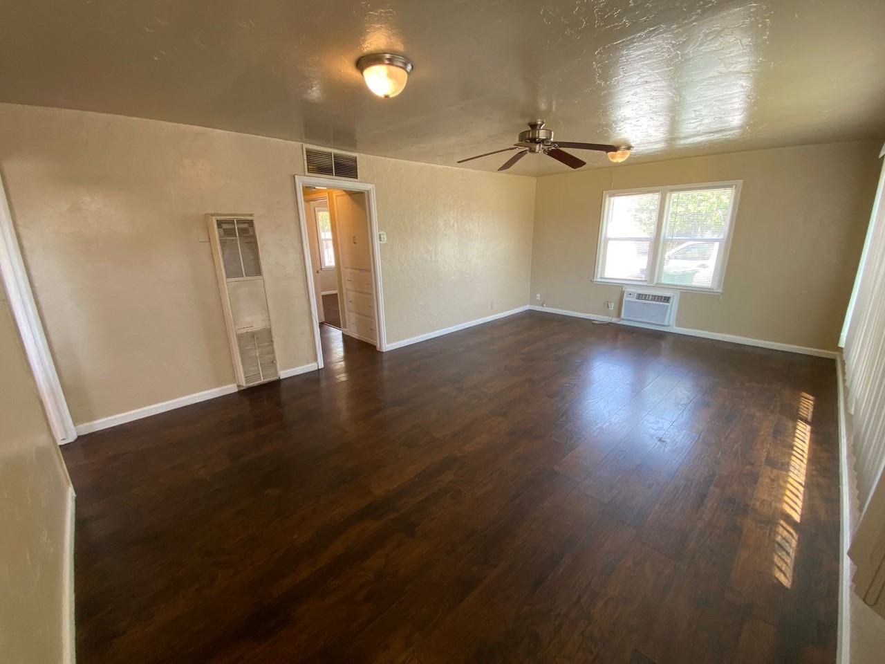 971 Cyrier Ave - Photo 3 of 29