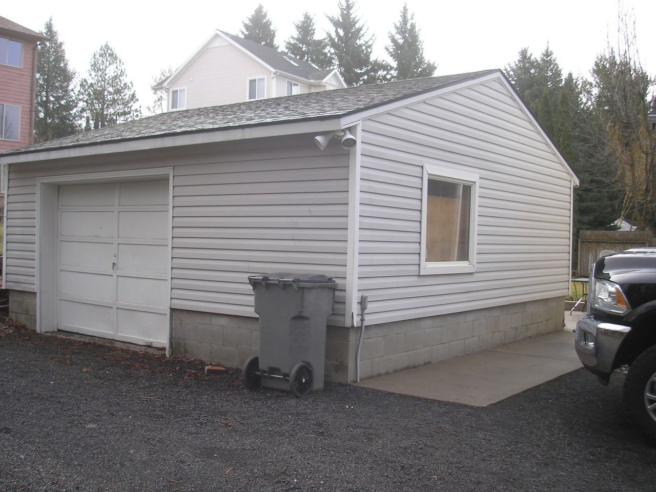 1000 Se Thompson St - Photo 2 of 11