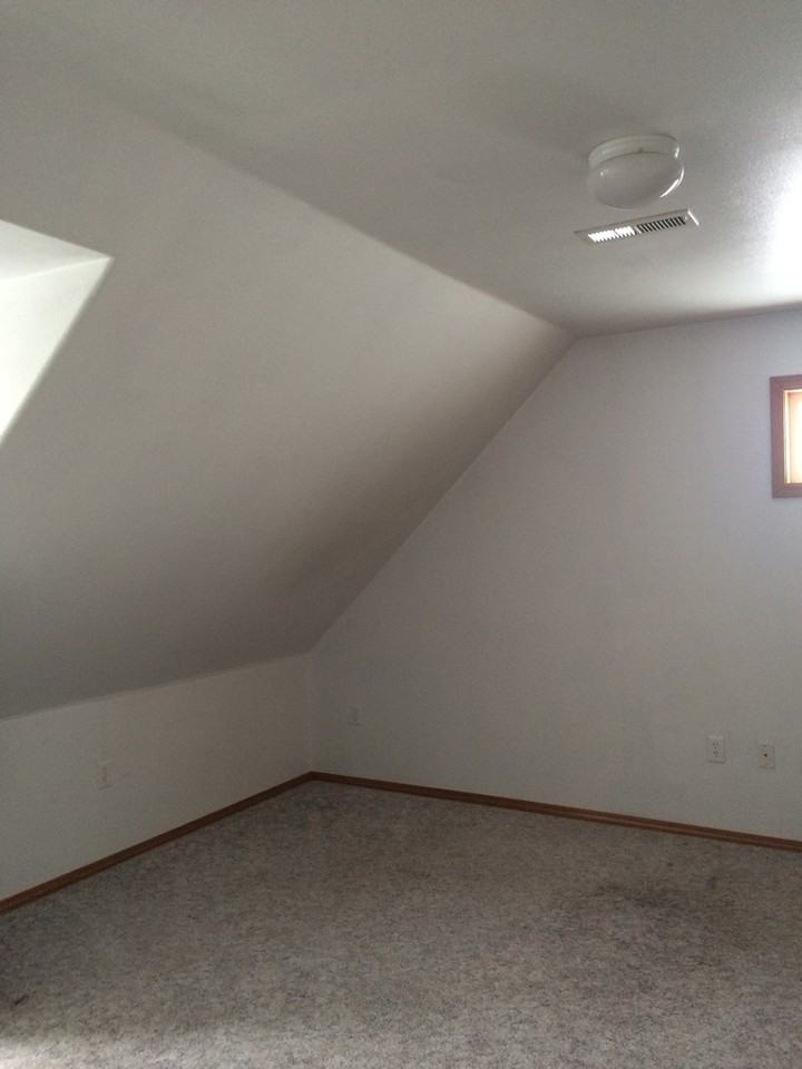 1000 Se Thompson St - Photo 4 of 11