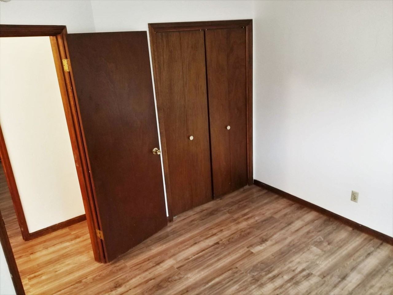 1240 S Lone Tree Rd #4 - Photo 5 of 19