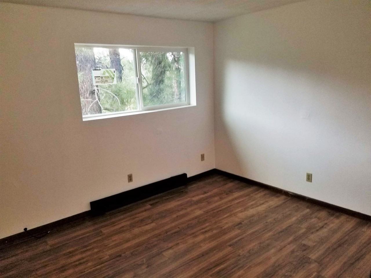 1240 S Lone Tree Rd #4 - Photo 6 of 19