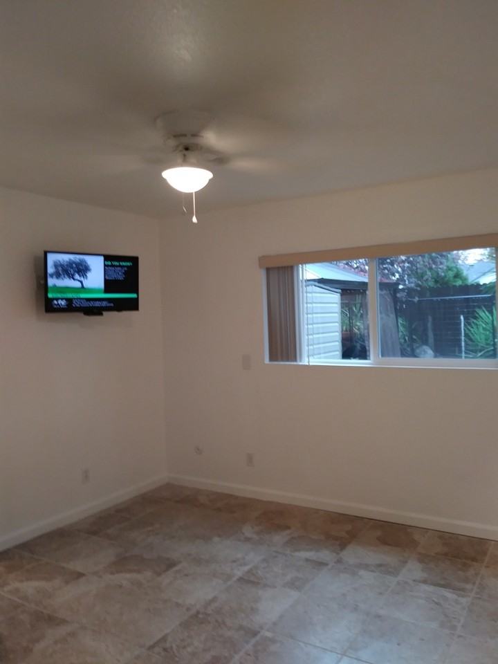 2913 Claudia Ct - Photo 4 of 12