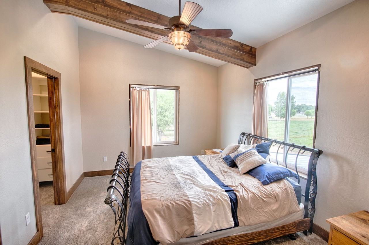 371 E 1/2 St N - Photo 5 of 15