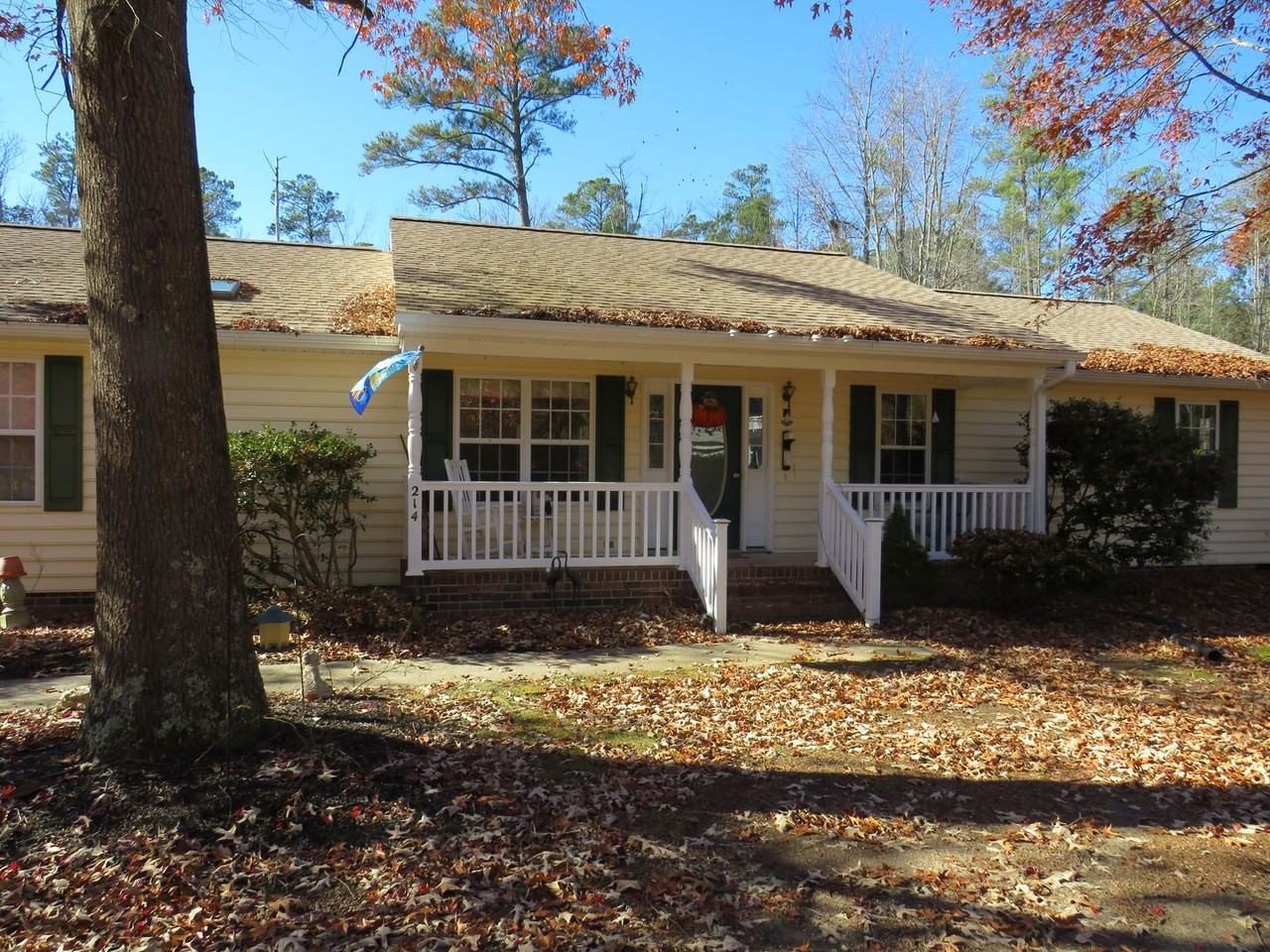214 Revelle Rd - Photo 2 of 21