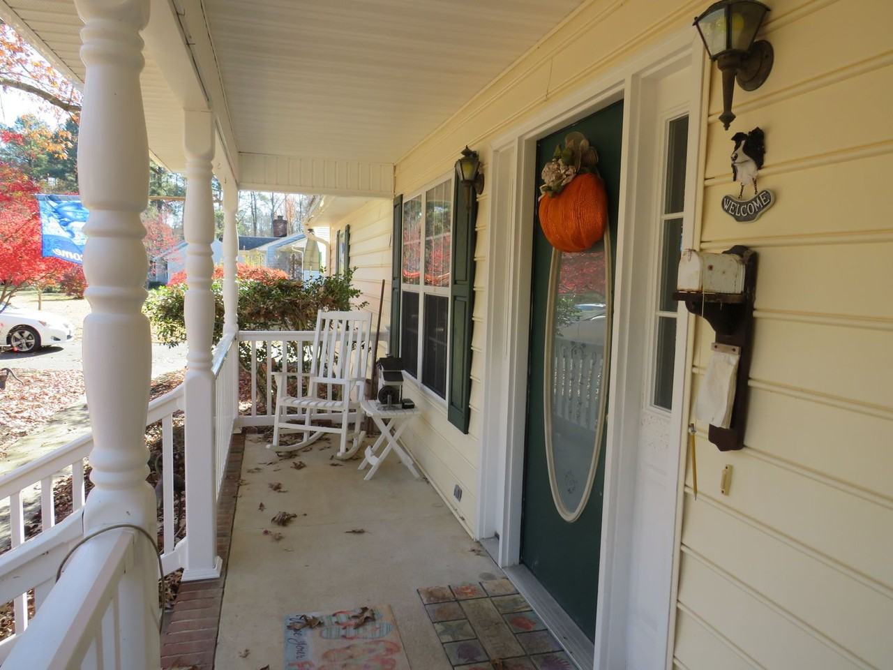 214 Revelle Rd - Photo 3 of 21