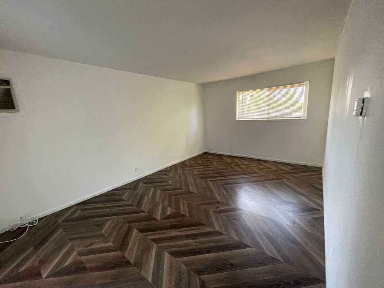 3319 Mensch - Photo 6 of 10