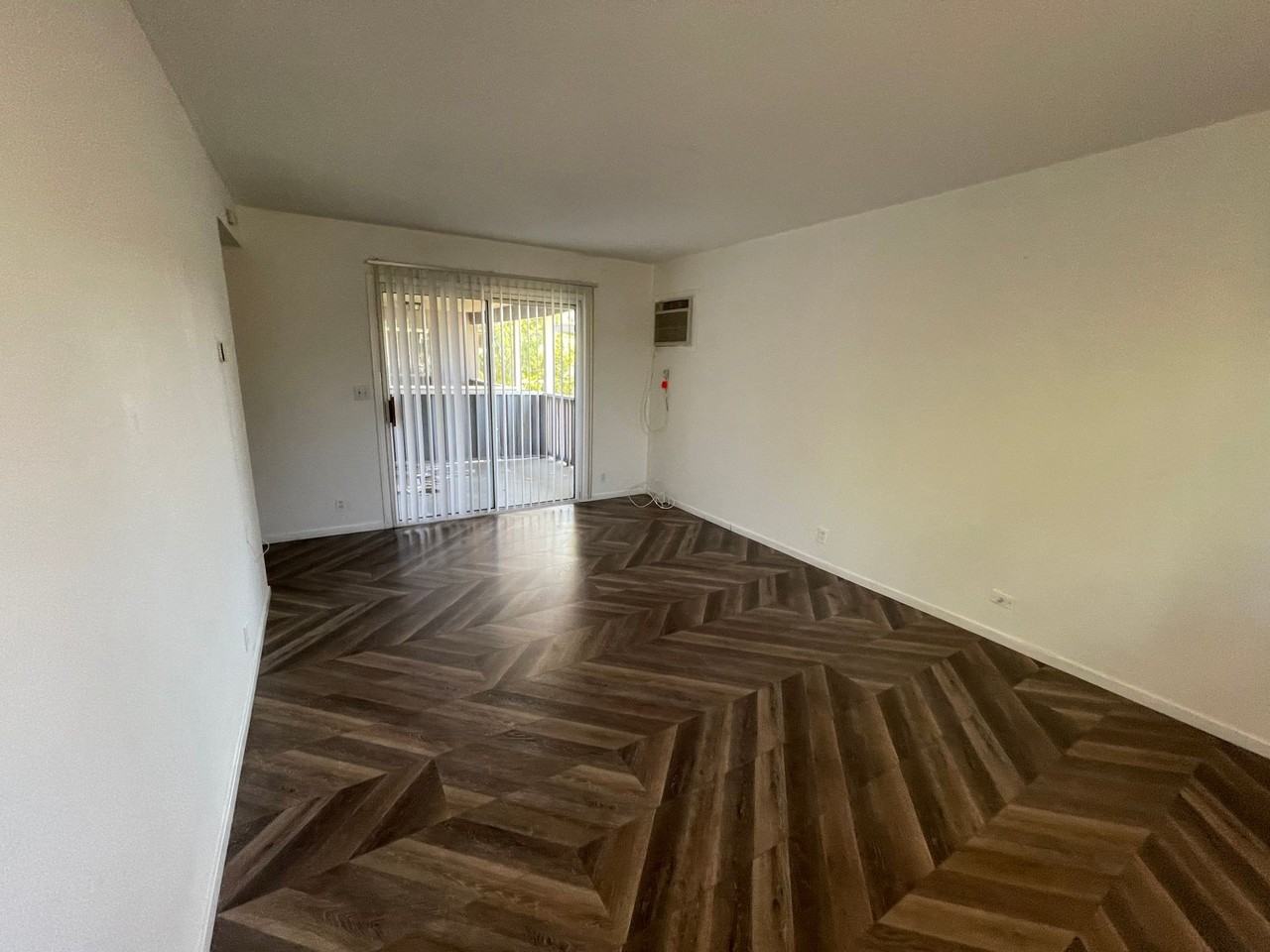 3319 Mensch - Photo 7 of 10