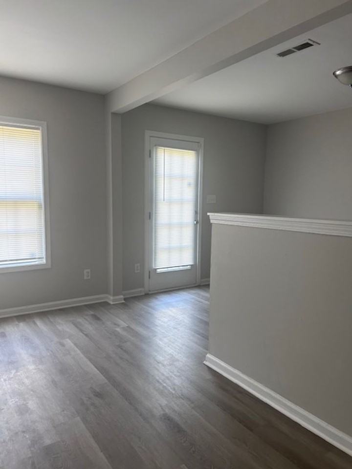 5380 Esther Ln - Photo 3 of 13