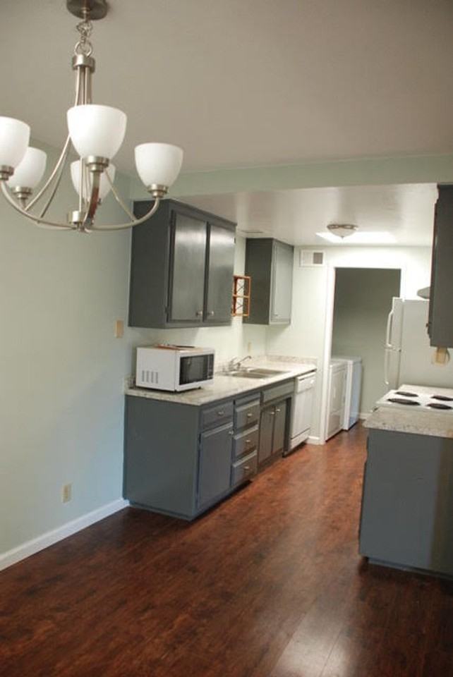 1529 Oak Ave - Photo 3 of 23