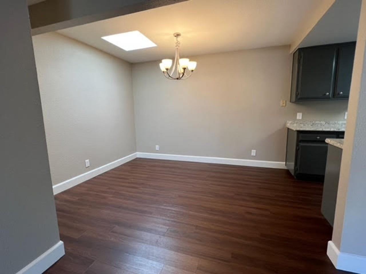 1529 Oak Ave - Photo 7 of 23