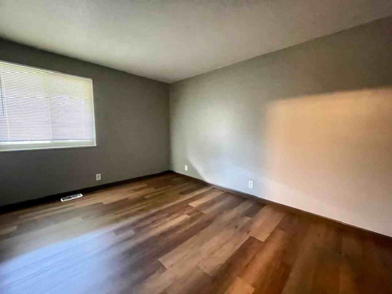 1012 Stewart Rd N #5 - Photo 4 of 13