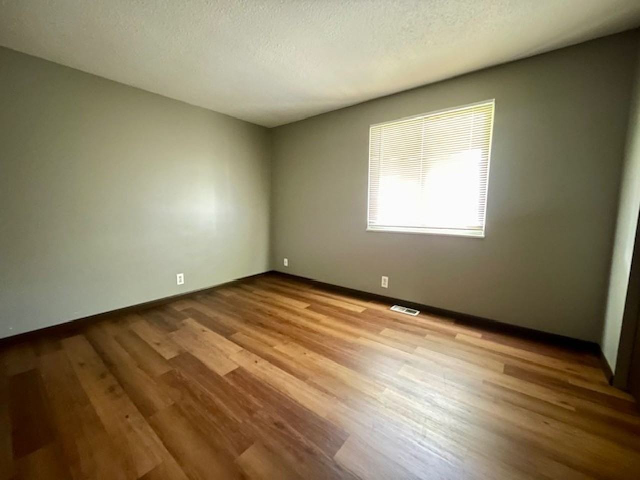 1012 Stewart Rd N #5 - Photo 5 of 13