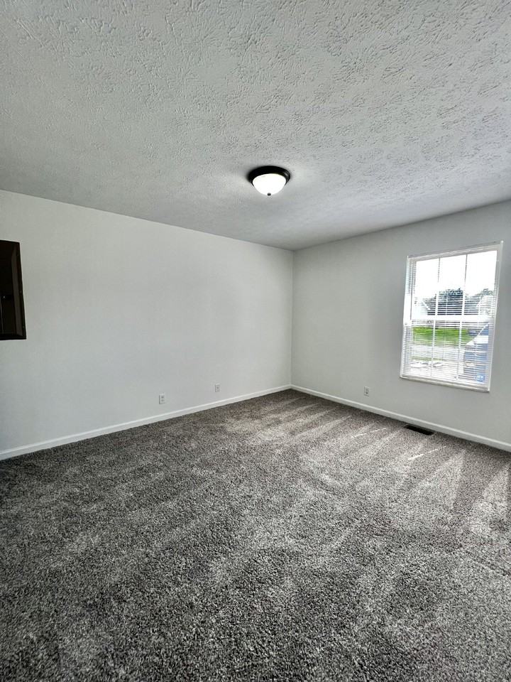 3412 Sandpiper Dr - Photo 2 of 16