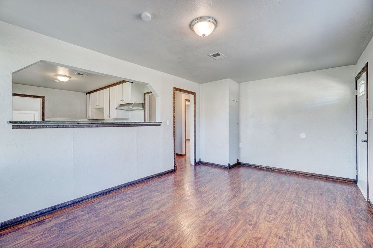 2132 N Kelham Ave - Photo 3 of 11