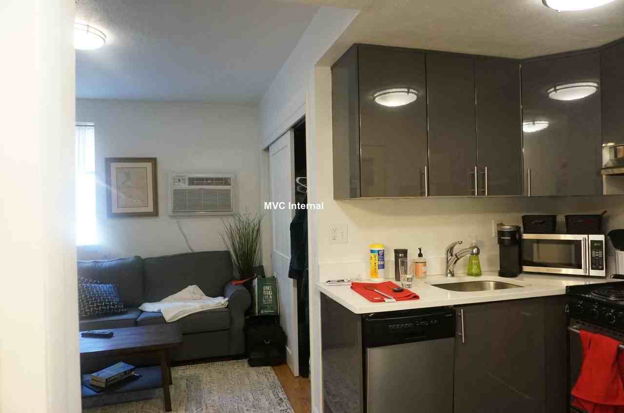 14 Marion St - Photo 3 of 11