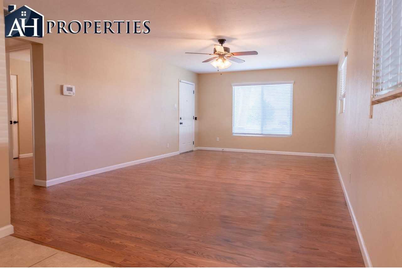 2207 W Fairmount Ave - Photo 2 of 16