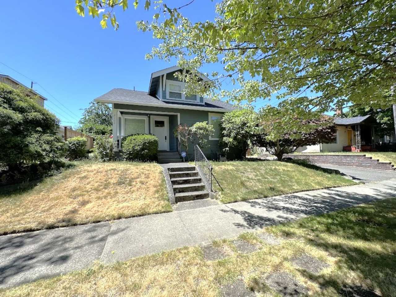 2108 N Washington St - Photo 2 of 30