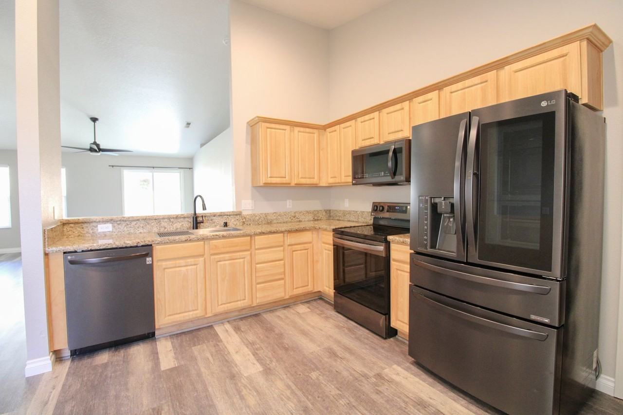 770 S Ahsahka Way - Photo 3 of 16